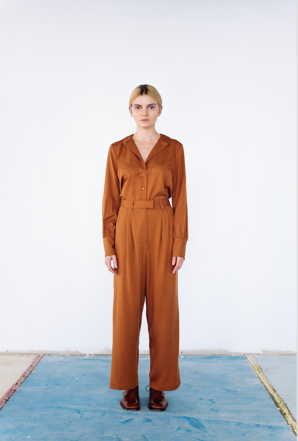 Formalist Tencel trousers in rust 